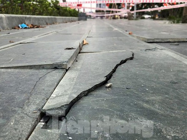 Vừa khánh thành, đá lát công viên ở Hải Phòng đã hư hỏng
