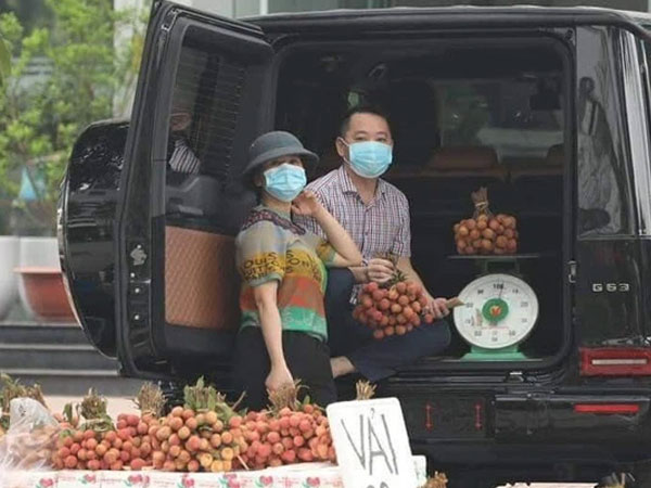 Thân thế của người đàn ông đánh xe Mẹc giá chục tỷ đi bán vải thiều 20.000 đồng/kg ở Hà Nội