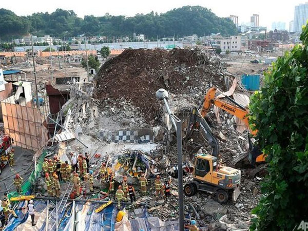 Nhà cao tầng đổ sập ở Hàn Quốc, nhiều người thiệt mạng