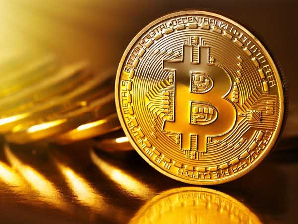 Bitcoin bất ngờ tăng thêm hơn 100 triệu đồng, nửa đêm dân chơi bừng tỉnh