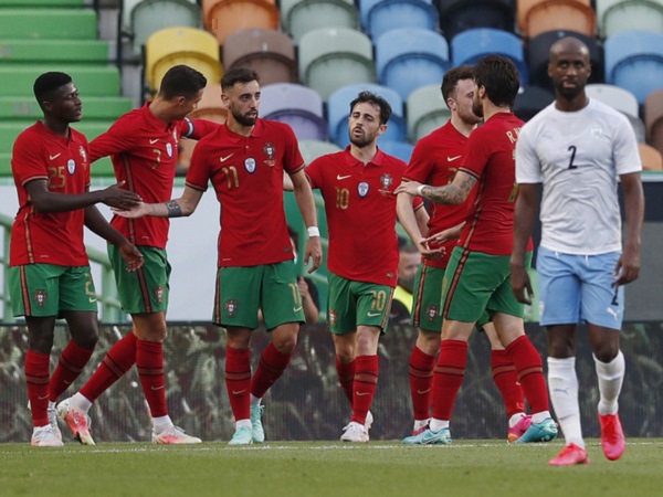 Bruno Fernandes bùng nổ giao hữu, Bồ Đào Nha đè bẹp Israel