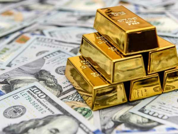 Giá vàng và USD đồng loạt giảm
