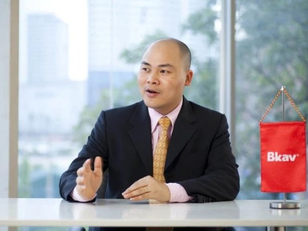 Trước smartphone hay máy xét nghiệm Covid-19 Make in Vietnam, 'sáng chế' đầu tiên của CEO Nguyễn Tử Quảng là thiết bị xả nước tự động cho... nhà vệ sinh