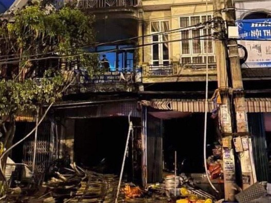 Quay lại lấy đồ, bà chủ cửa hàng tạp hóa tử vong trong đám cháy