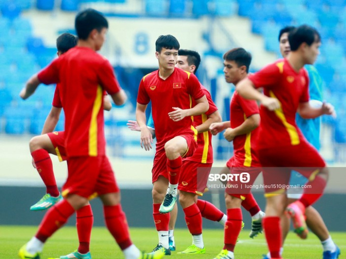 Tuấn Anh không ra sân tập trước trận Việt Nam - Malaysia
