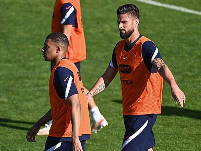 Drama tuyển Pháp: Chuyện gì đang diễn ra giữa Kylian Mbappe và Oliver Giroud?
