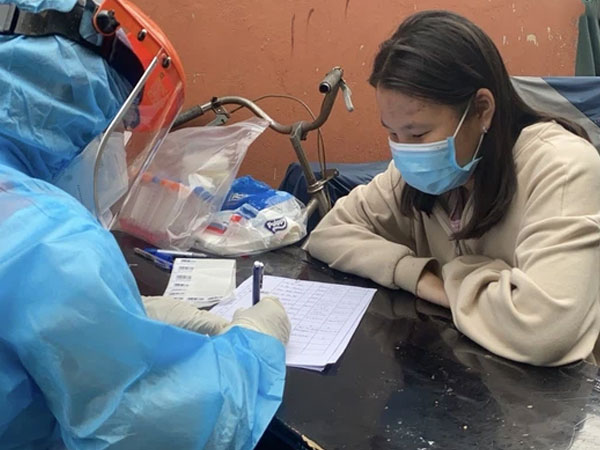 TP.HCM: Người đàn ông ở quận 12 rủ 5 người đến nhà ăn nhậu, sau đó tất cả đều mắc COVID-19