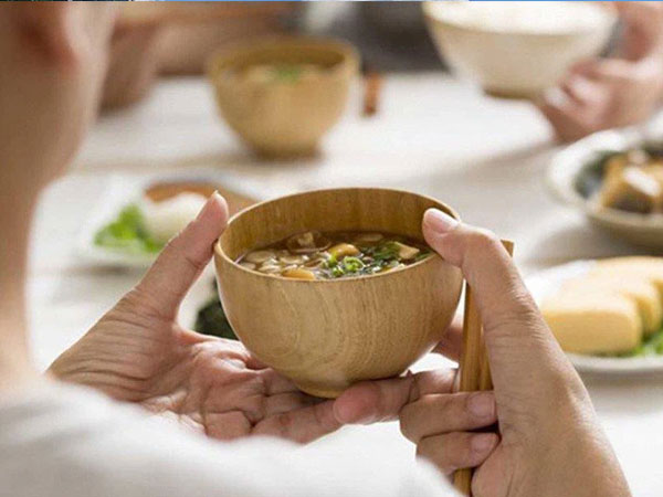 Người tuổi thọ ngắn thường có 5 phản ứng này khi ăn, sau 40 tuổi vẫn không mắc phải điểm nào thì bạn quá may mắn