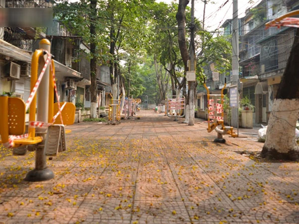 Hà Nội: Phong toả hàng loạt máy tập thể dục ngoài trời, khu vui chơi trẻ em để phòng dịch Covid-19