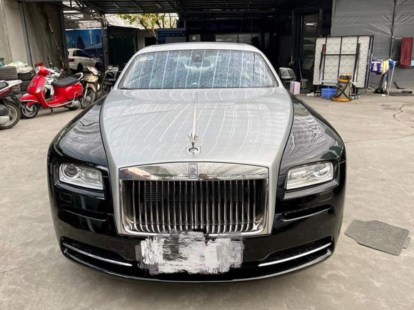 Mới lăn bánh 10.000km, Rolls-Royce Wraith đã xuống giá chỉ hơn 8 tỷ đồng