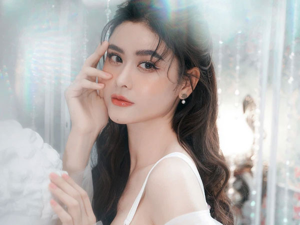 Trương Quỳnh Anh tiết lộ vừa phẫu thuật tuyến giáp, còn tung loạt ảnh xinh đẹp như trấn an người hâm mộ