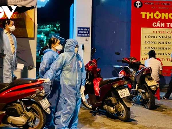 Nữ công nhân ở Bình Dương mắc Covid-19 chưa rõ nguồn lây, cả công ty bị phong tỏa