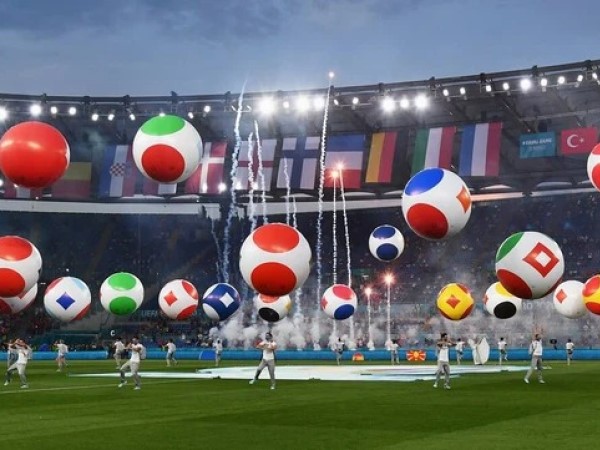 Mãn nhãn với lễ khai mạc Euro 2021: Bữa tiệc màu sắc đầy ấn tượng mang nhiều thông điệp ý nghĩa