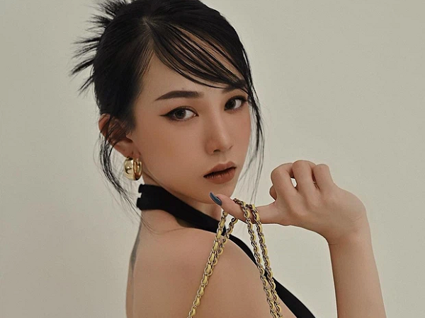 Ái nữ đại gia Minh Nhựa tung bộ ảnh mới nhìn khác quá, suýt không nhận ra luôn