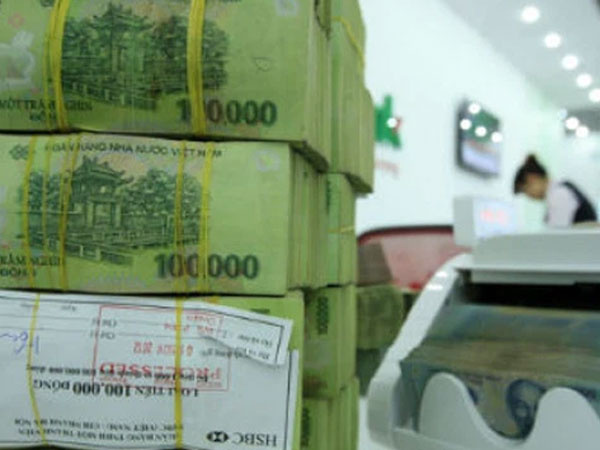 Đến lúc bỏ trần lãi suất huy động