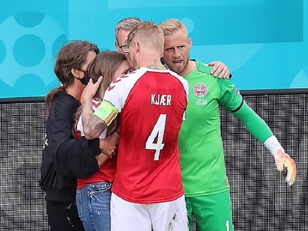 Vợ của tiền vệ Eriksen 'tưởng chồng đã chết' trong khoảnh khắc kinh hoàng tại EURO 2020, tiết lộ tin nhắn đầu tiên anh gửi đồng đội