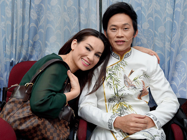 3 điểm trùng hợp của Hoài Linh và Phi Nhung: Đều nhận nhiều con nuôi nhưng giấu kín con ruột, lùm xùm cũng từ đây mà ra?