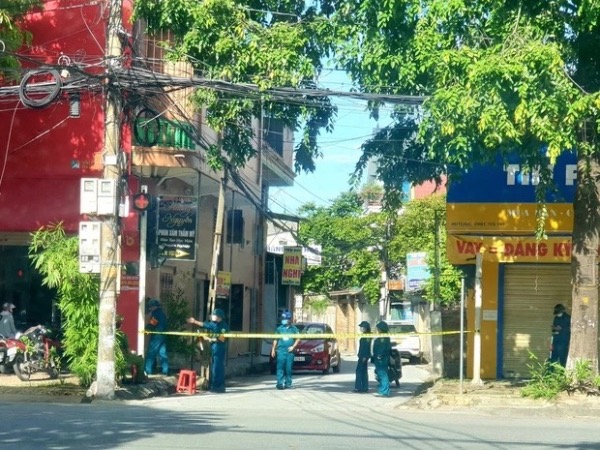 Khởi tố vụ án hình sự trong việc nữ nhân viên cắt tóc làm lây lan dịch bệnh ở Nghệ An