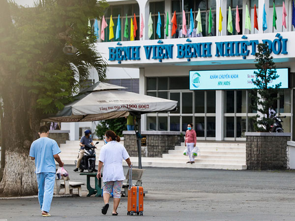 55 bệnh nhân Covid-19 là nhân viên Bệnh viện Bệnh Nhiệt đới có tải lượng virus trong cơ thể 'ở ngưỡng rất thấp'