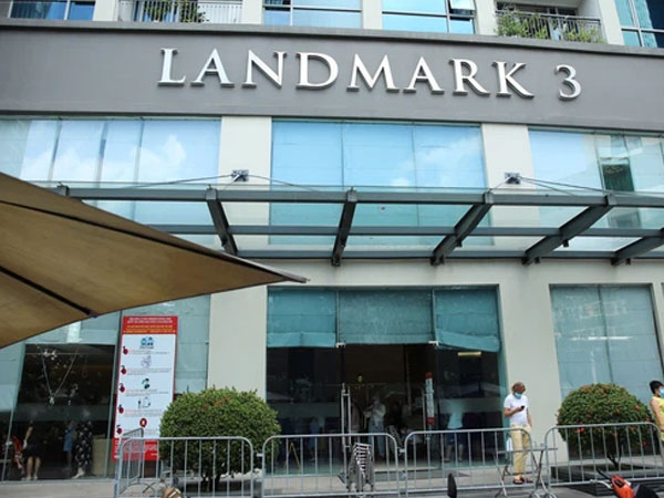 Chùm ảnh: Phong tỏa tạm thời tòa Landmark 3 trong Vinhomes Central Park
