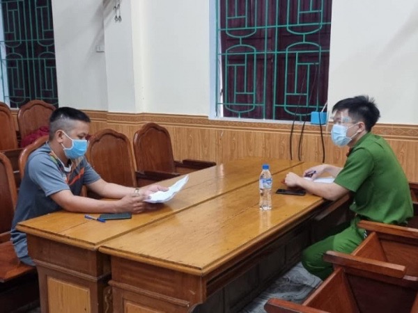 Bắt giữ 2 đối tượng dùng xe máy vượt chốt kiểm soát dịch bệnh