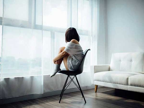Chờ 9 năm nhưng đáp lại là 'sừng dài cả mét', cô gái dồn toàn lực vào cú trả đũa siêu 'ngầu' và thâm thúy