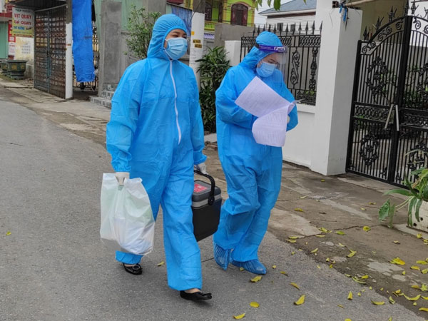 Phát hiện 2 bà cháu dương tính SARS-CoV-2 sau tai nạn giao thông