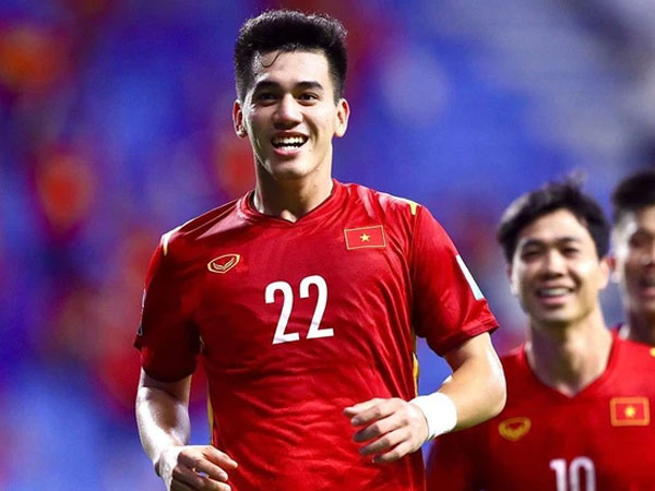 Dự đoán đội hình UAE vs Việt Nam: Quang Hải & Văn Toàn trở lại?