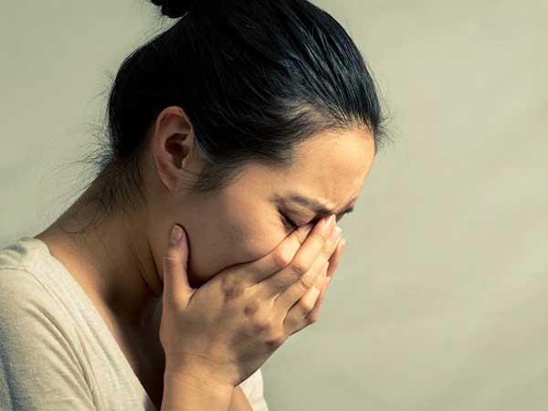 Chồng lén bán vàng cưới nhân ngày vợ đi đẻ còn mỉa mai: 'Cô khó mà cưới ai khác', người phụ nữ đưa ra quyết định cực gắt!