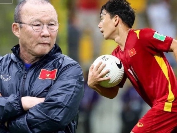 'Gà son' của bầu Đức lại khiến tất cả ngả mũ, thầy Park liệu có dám 'thay máu' cho ĐTVN?