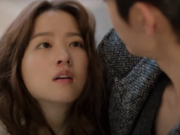 Park Bo Young 'bay màu' ở Kẻ Hủy Diệt Gõ Cửa Nhà Tôi, netizen khóc lụt nhà 'Youth Of May vẫn chưa đủ sao?'