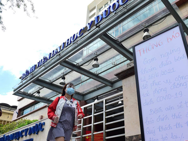 Bệnh viện Đại Học Y Dược TP.HCM tạm phong tỏa, ngưng nhận bệnh nhân ngoại trú