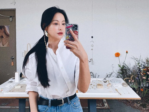 'Hack' tuổi như mỹ nhân phim Hoa Du Ký: Tưởng thần dược vi diệu gì, ai ngờ mấy cái áo phông mua đâu cũng có!