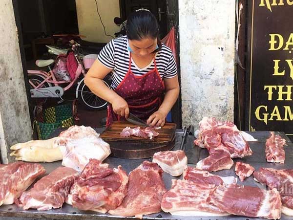 Thịt lợn rẻ nhất 2 năm qua nhưng ngoài chợ vẫn vô cùng đắt đỏ
