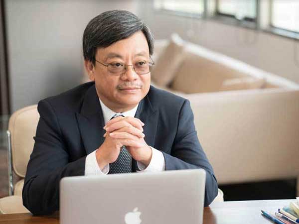 Tỷ phú Việt thu 400 triệu USD tiền tươi, hé lộ những cú bắt tay tỷ USD