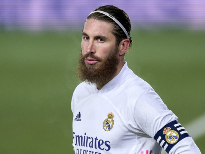 Sergio Ramos chia tay Real Madrid sau 16 năm gắn bó