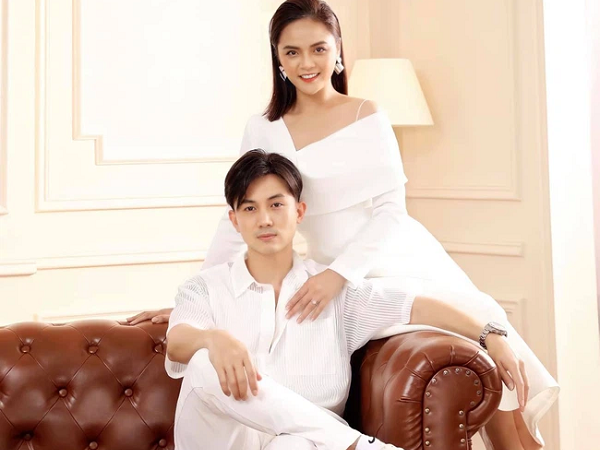 Hương vị tình thân tập 42: Bà Sa quá cao thủ, miệng nói cấm Huy yêu Thy nhưng lại tự tay chuốc thuốc mê con gái để giăng bẫy 'đàng trai'