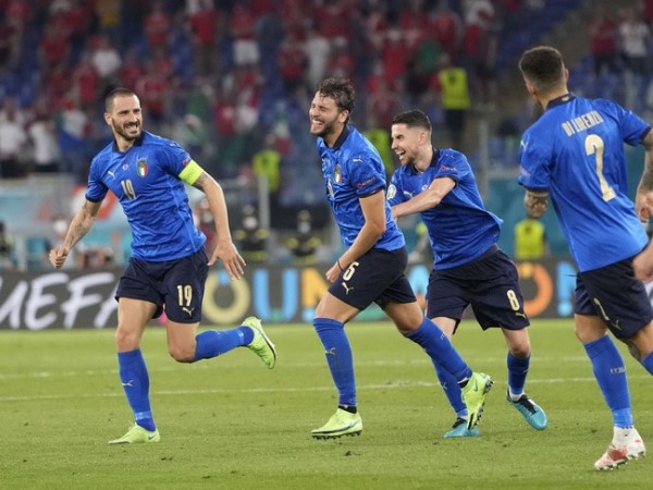 Vùi dập Thụy Sĩ 3-0, tuyển Ý lập đại công vòng bảng Euro
