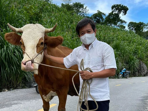 Ông Đoàn Ngọc Hải lại bị 'vặn vẹo' đòi công khai sao kê ngân hàng, cách đối đáp khiến đối phương bẽ mặt