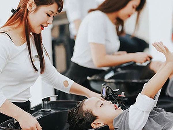 Thu thuế 7% với may đo, giặt là, massage, karaoke, cắt tóc, gội đầu... bằng cách nào?
