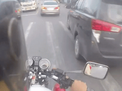 Truy đuổi hơn 30 km bắt tài xế phê ma túy đá, CSGT bị ép đổ xe, gây thương tích