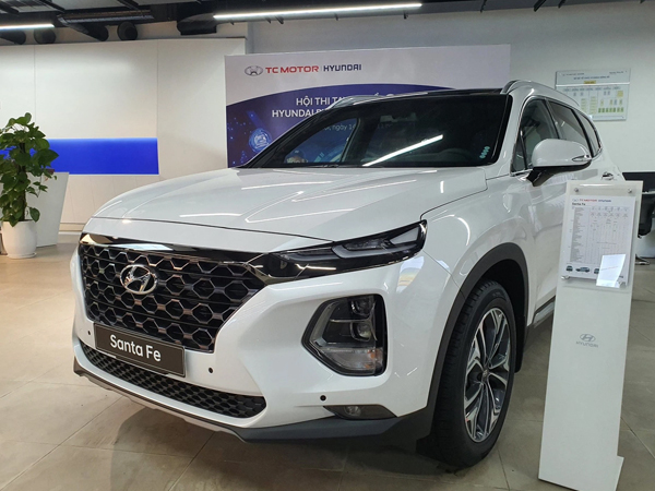 Thanh lý hàng tồn, Hyundai Santa Fe 'form' cũ giảm cao nhất 140 triệu đồng tại đại lý