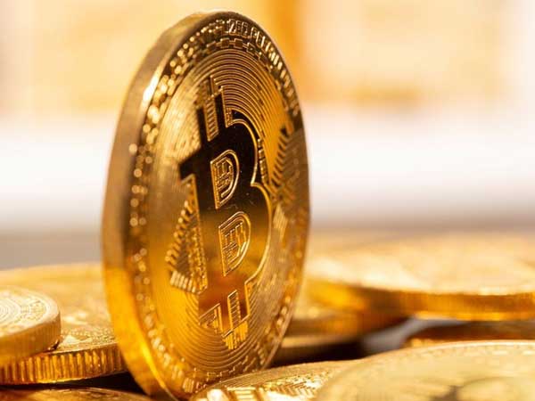 Bitcoin cắm đầu giảm giá, một đêm mất giá gần 100 triệu