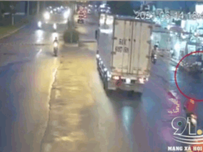 Video: Thanh niên lao thẳng vào gầm container, camera hé lộ nguyên nhân