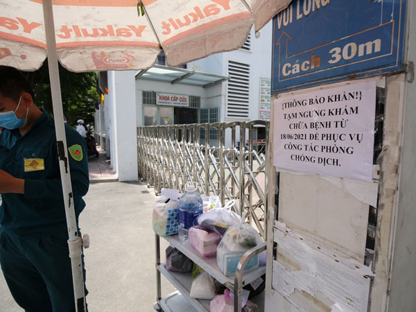 Bệnh viện quận 4 tạm phong tỏa, ngưng khám chữa bệnh