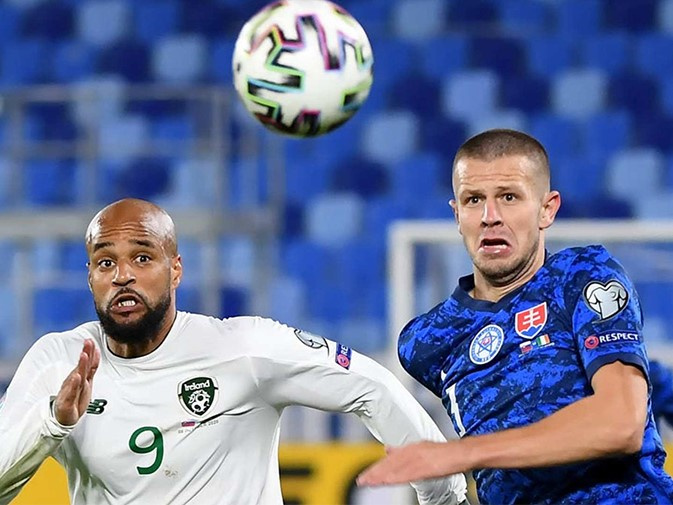Nóng: 2 thành viên ĐT Slovakia dương tính với Covid-19