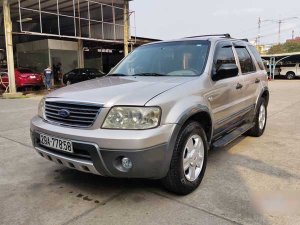Ford Escape 2007 giá 200 triệu, ngốn xăng nhưng bền bỉ