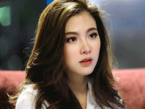 Nhặt được chiếc cúc áo sơ mi trong phòng bạn thân, tôi bàng hoàng phát hiện sự thật đằng sau vẻ ngoan hiền của cô ấy