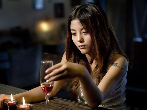 Vợ chồng ông chủ khỏe mạnh bình thường nhưng phải nhận con nuôi, tôi bàng hoàng biết được bí mật 20 năm trời trong 1 lần bà chủ say khướt