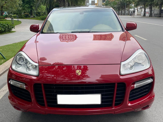 Không đủ kinh tế 'nuôi' xe, đại gia bán Porsche Cayenne GTS giá 1,1 tỷ dù đã tốn 700 triệu để 'dọn' lại như mới